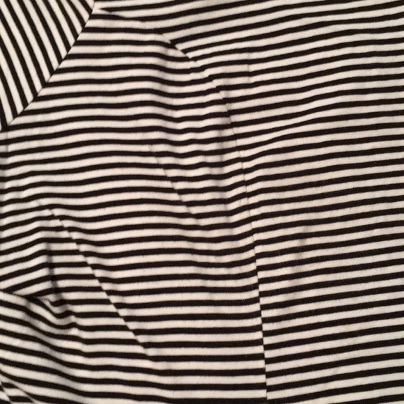 Very Flattering modified peplum tee 26/28 close out sale 🎉 - Picture 6 of 8